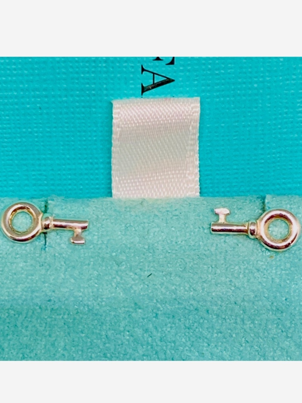 Tiffany & Co Key Earrings Sterling Silver Excellent Condition With box and pouch